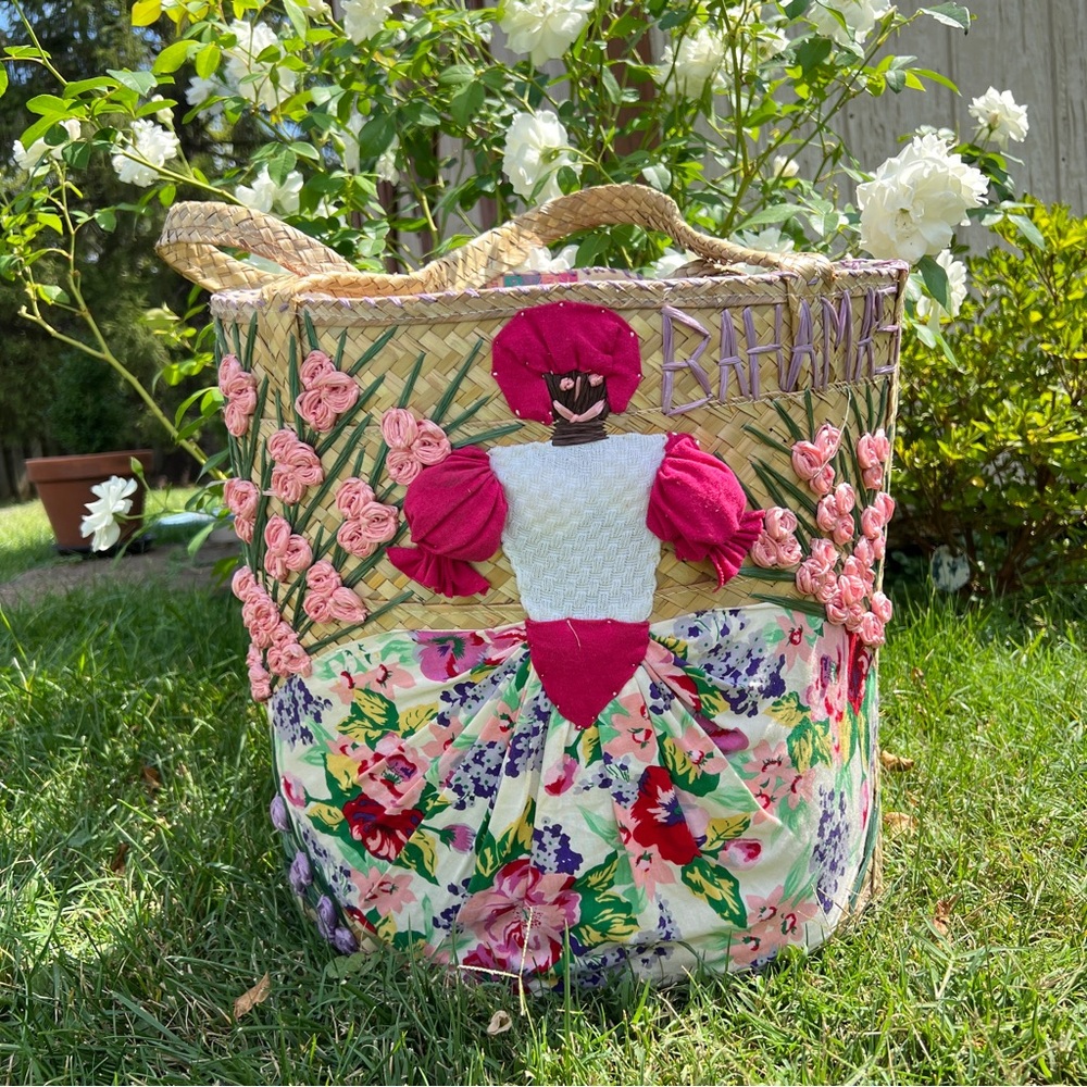 Vintage straw raffia embroidered purse